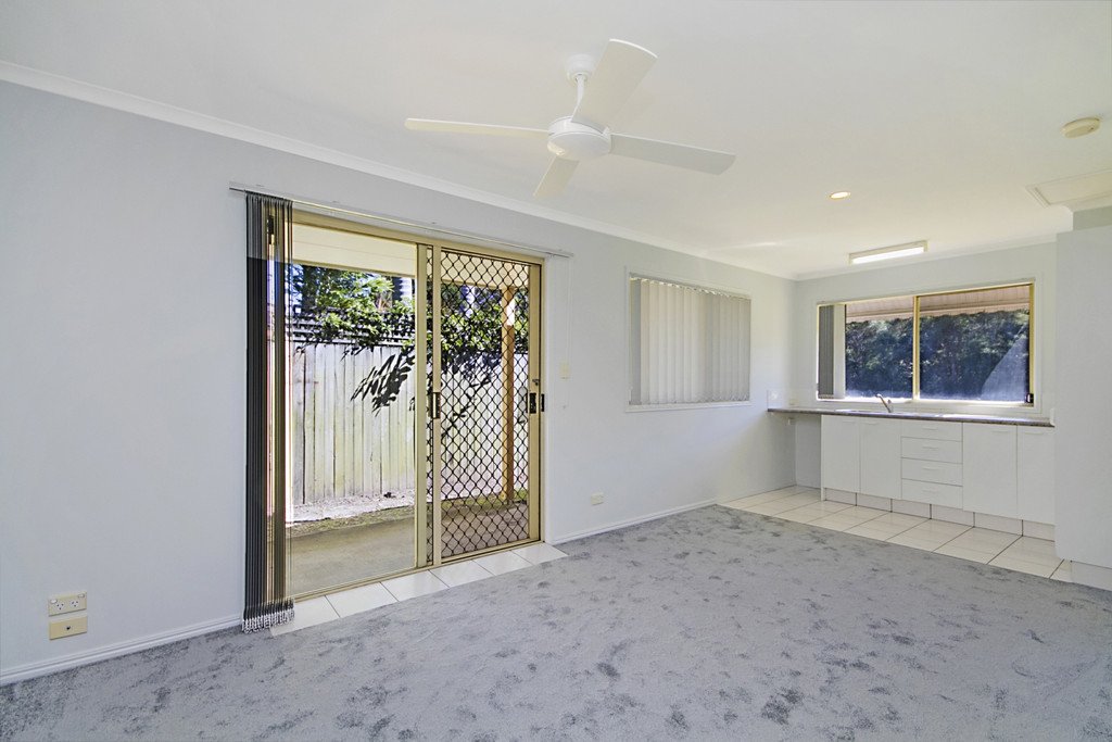 10/74 Greenway Drive BANORA POINT 1