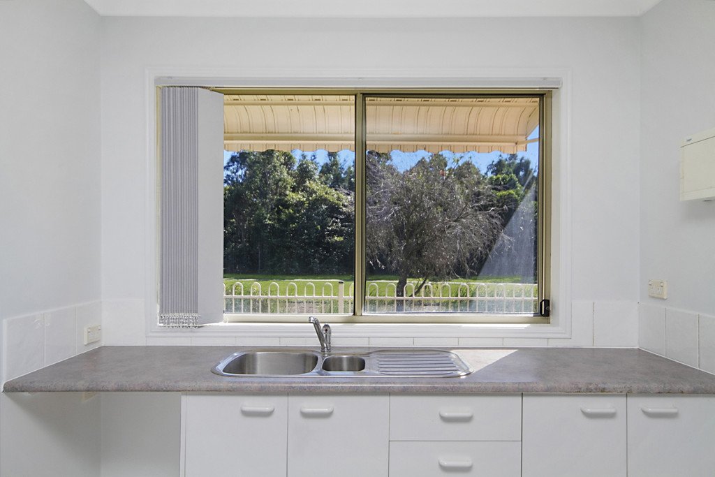 10/74 Greenway Drive BANORA POINT 2