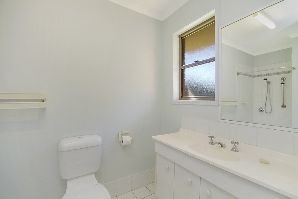 10/74 Greenway Drive BANORA POINT 4