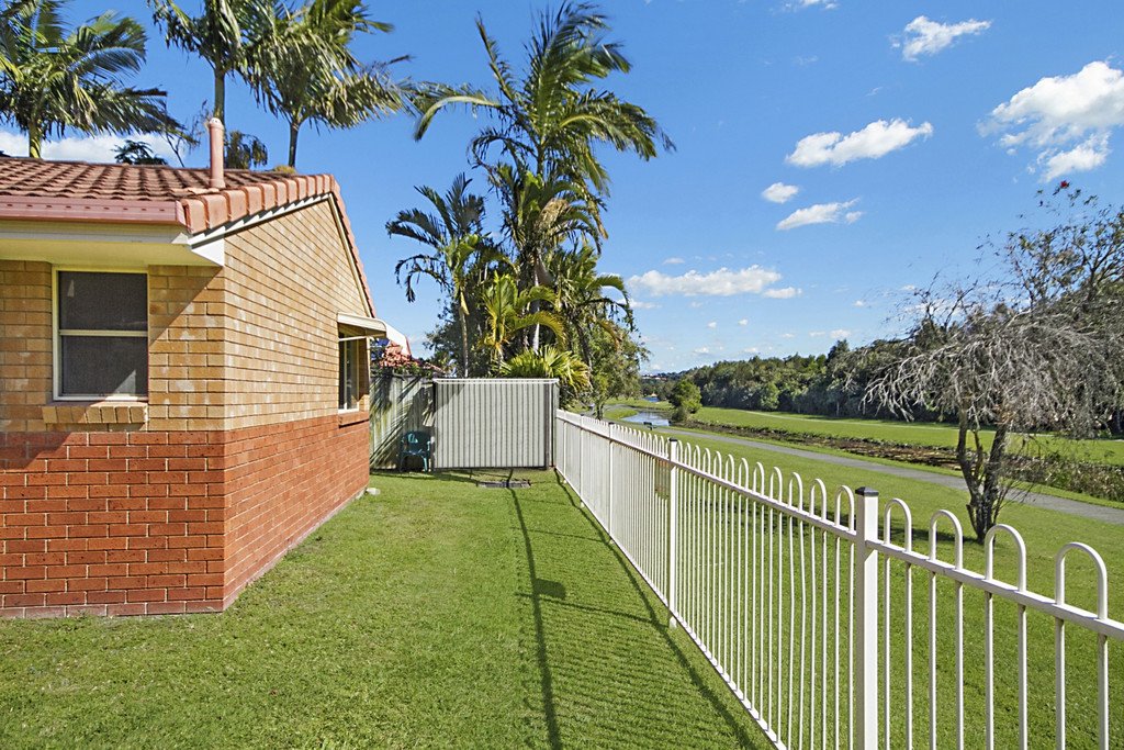 10/74 Greenway Drive BANORA POINT 6