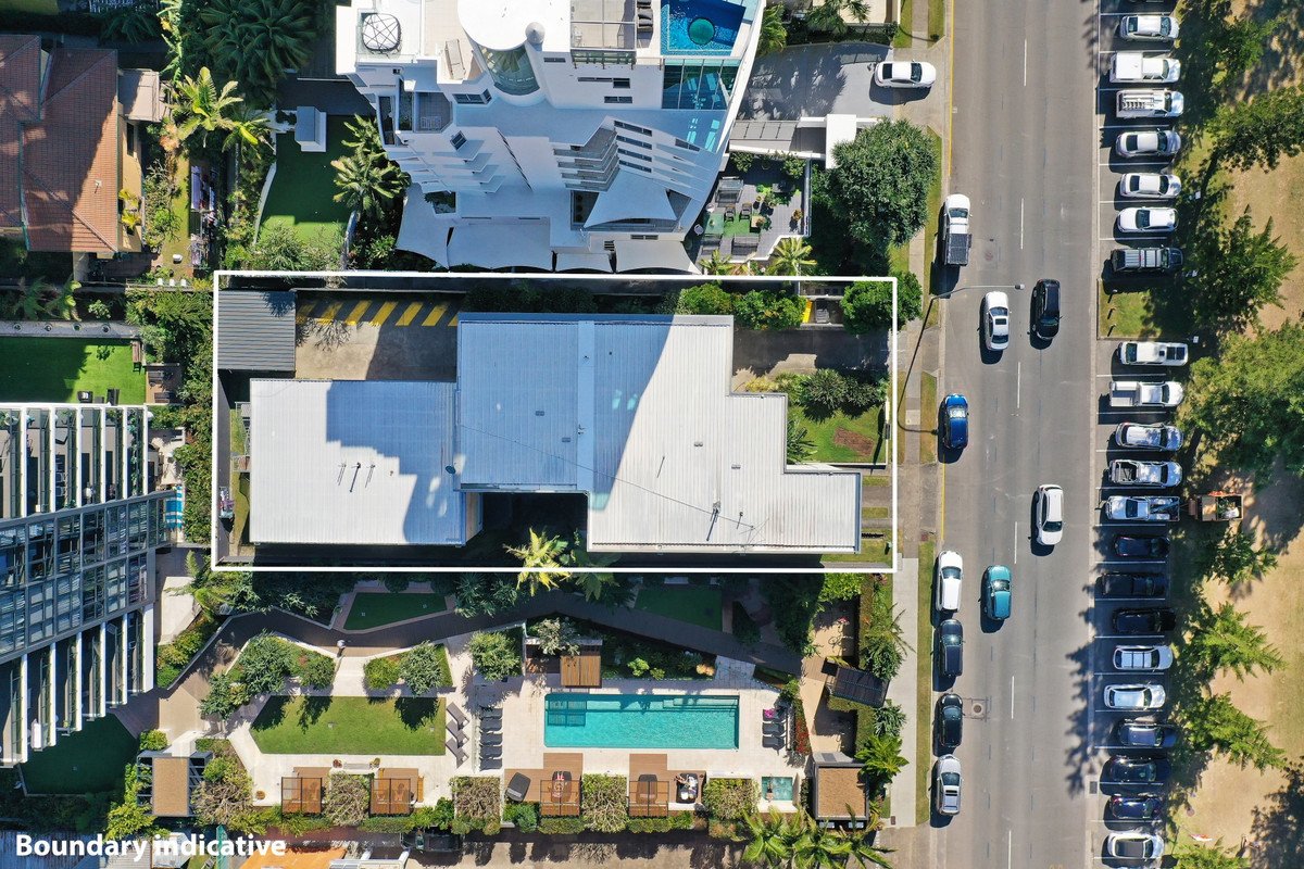10/74 The Esplande  Burleigh Heads 2