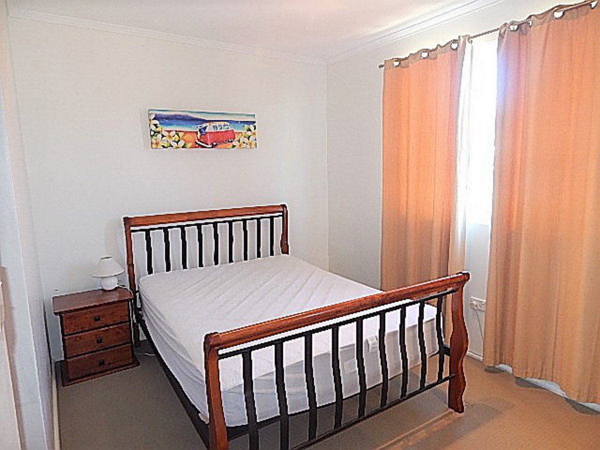 10/74 The Esplande  Burleigh Heads 5