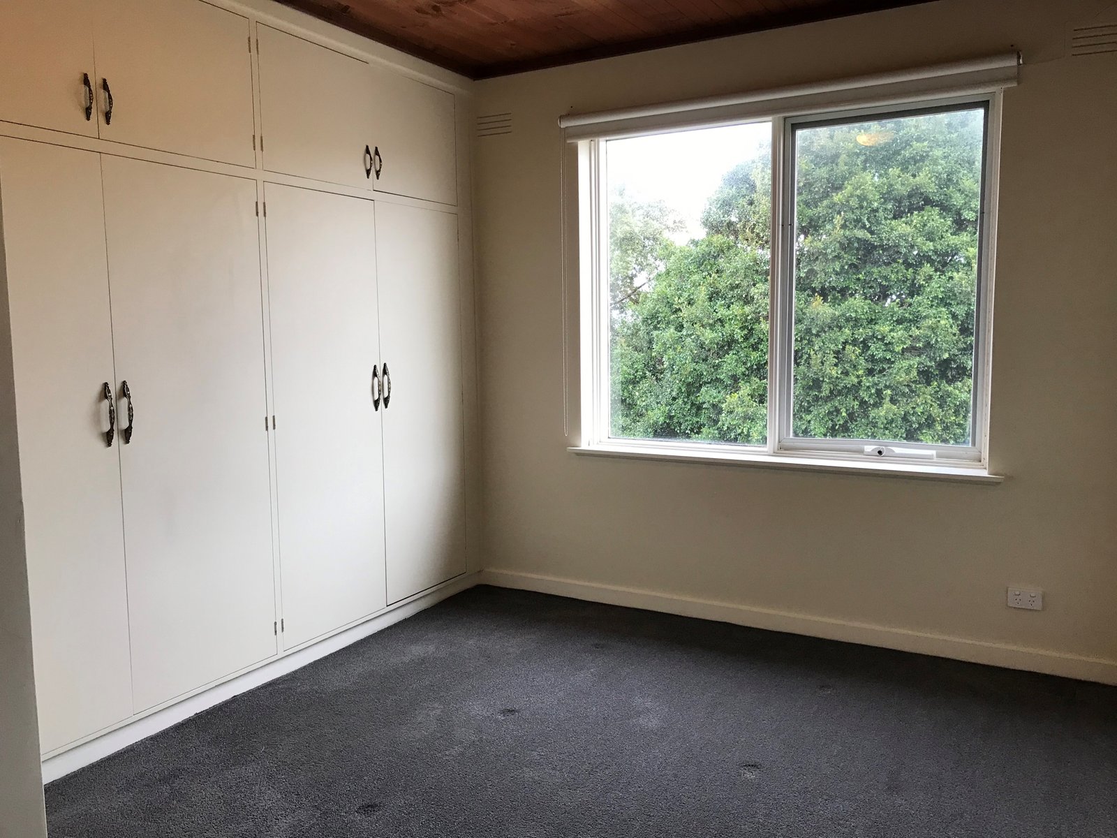 Gallery: 10/76 Bay Road