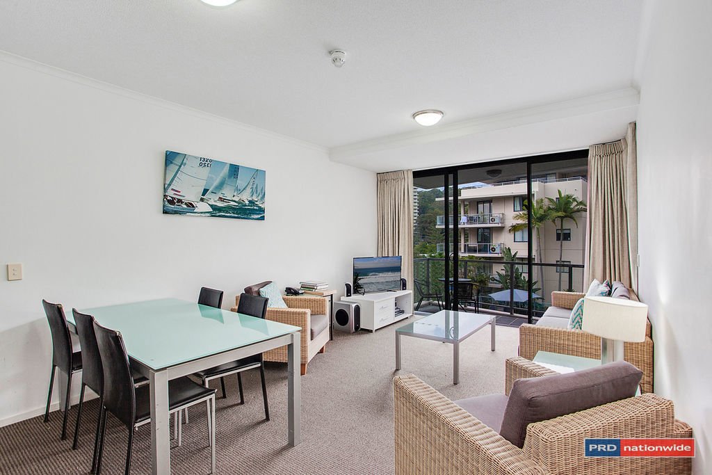 1076/1 Ocean Street BURLEIGH HEADS 2