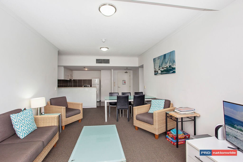 1076/1 Ocean Street BURLEIGH HEADS 3