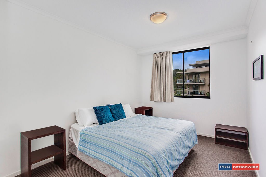 1076/1 Ocean Street BURLEIGH HEADS 6