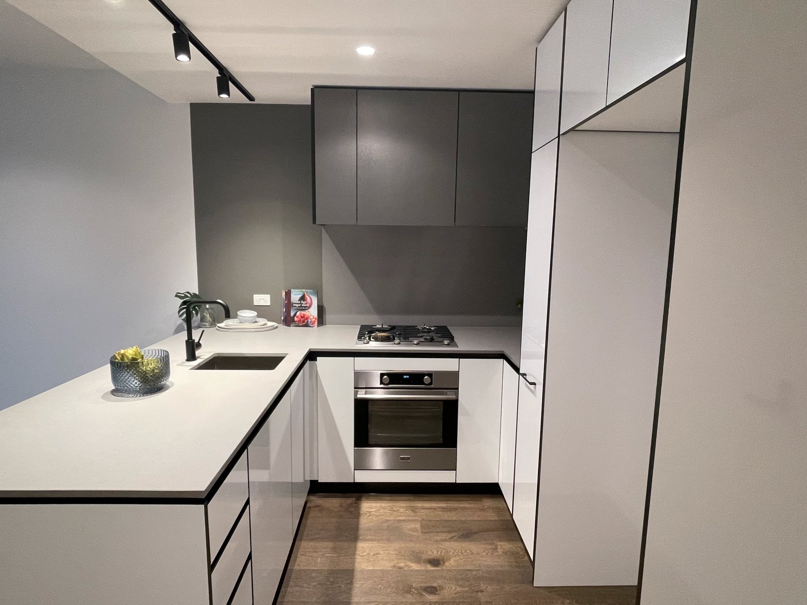 Gallery: 107/89 Atherton Road