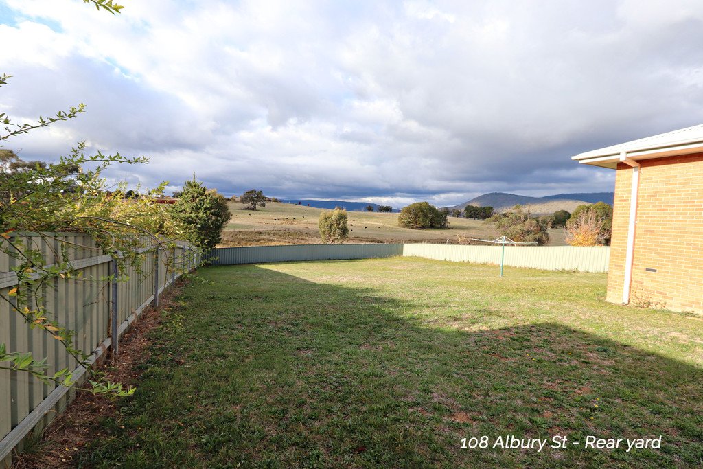 108 Albury Street TUMBARUMBA 11