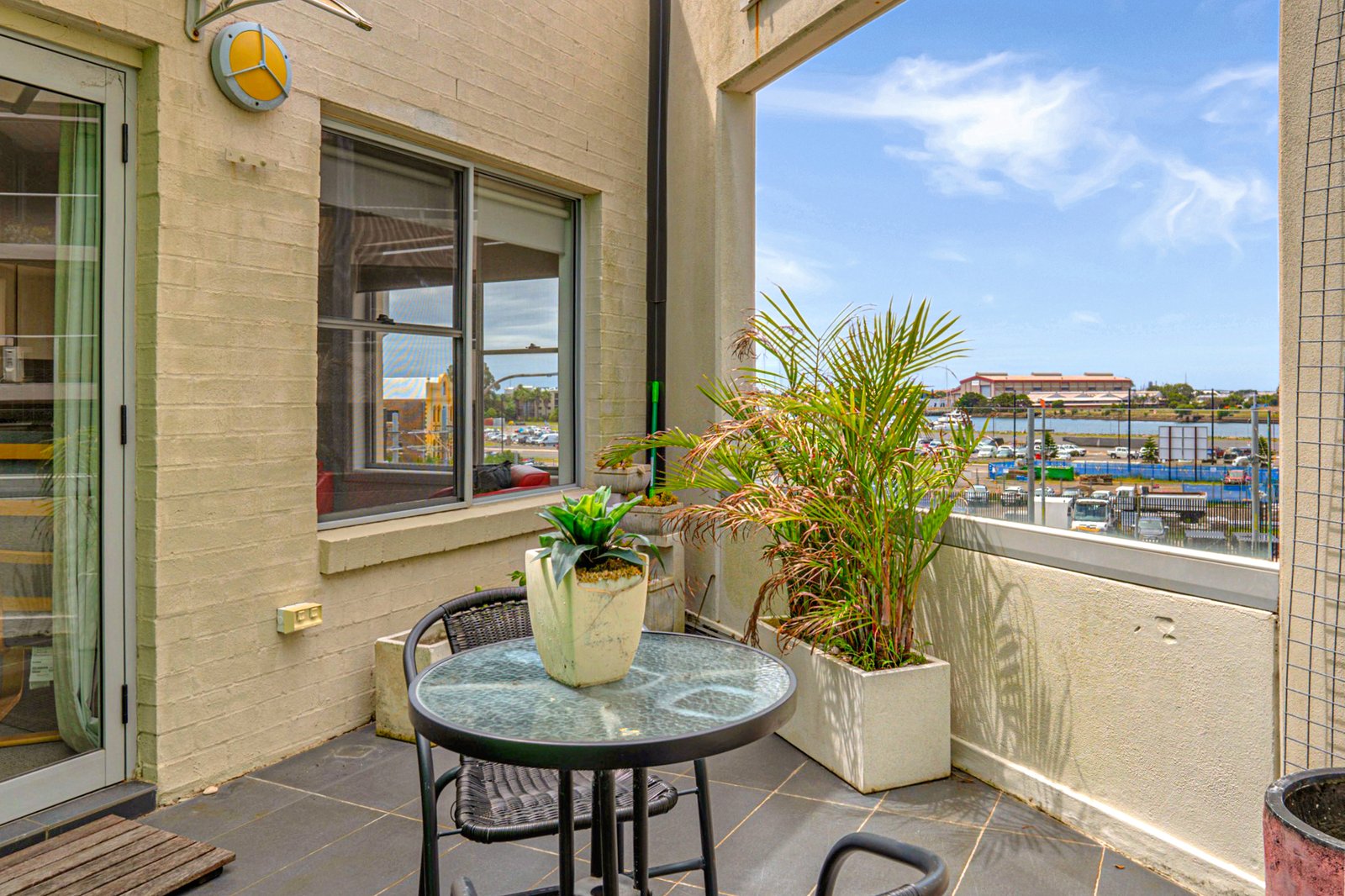 10/8 Bellevue Street NEWCASTLE WEST 9