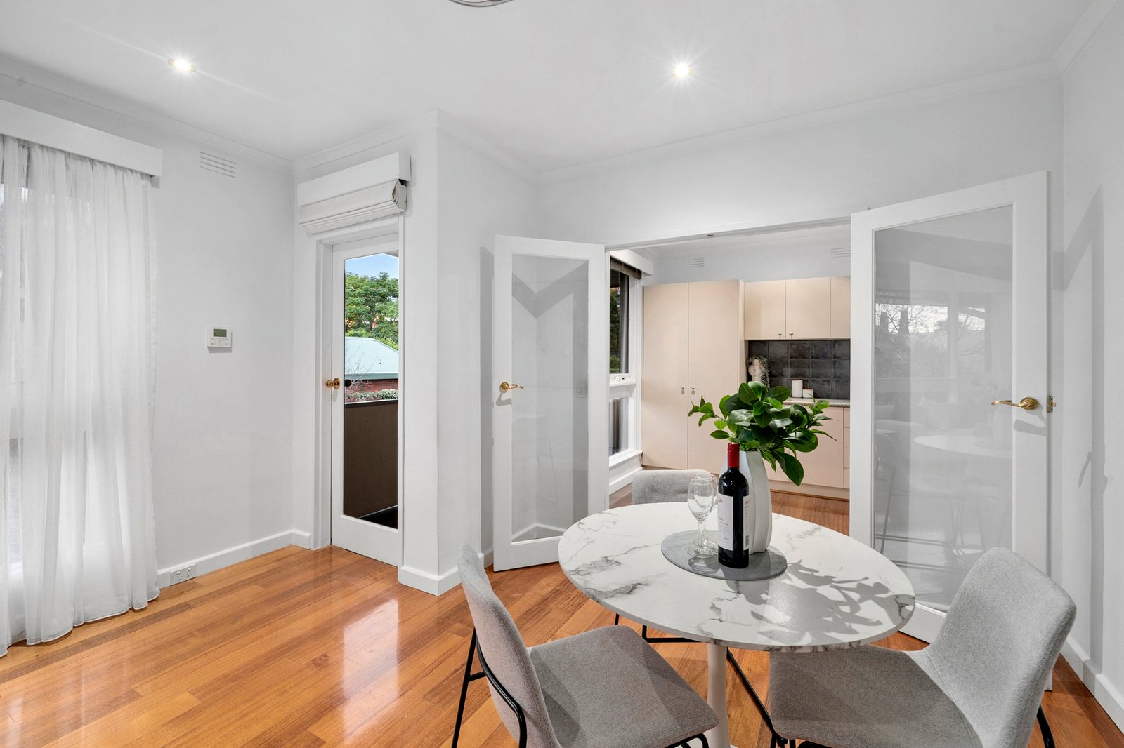 Gallery: 10/8 Cavendish Place