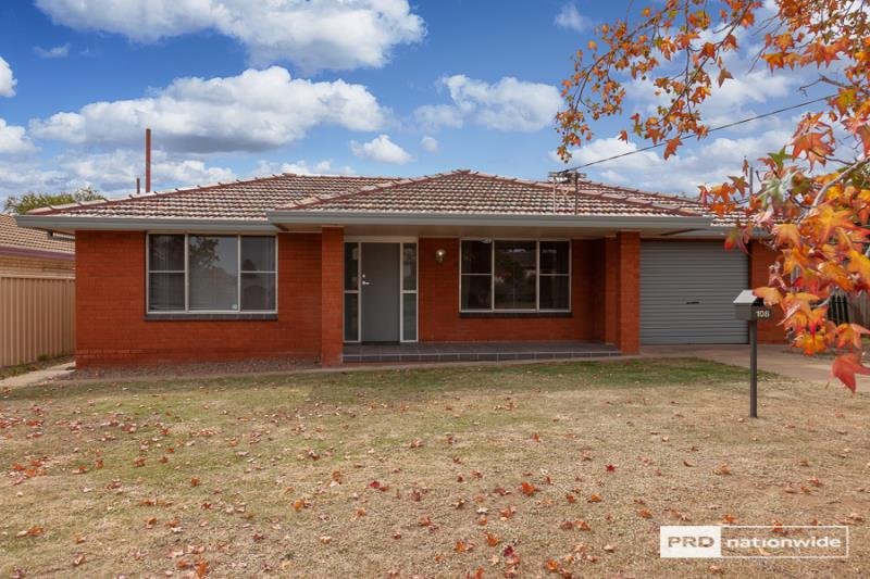 108 Hillvue Road TAMWORTH 8