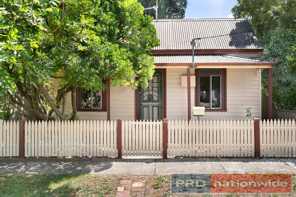 108 Latrobe Street REDAN 1