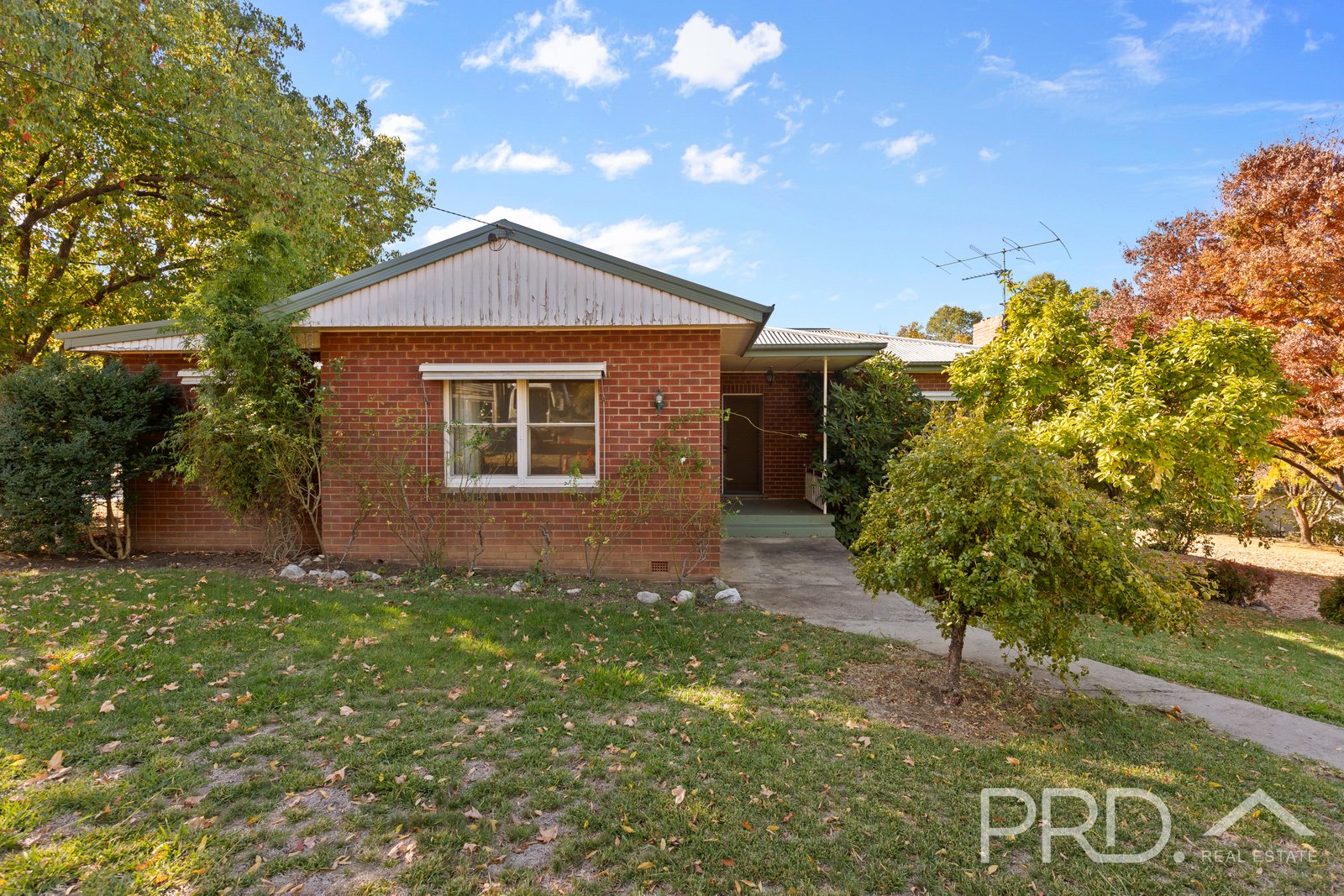 108 Lockhart Street ADELONG 3