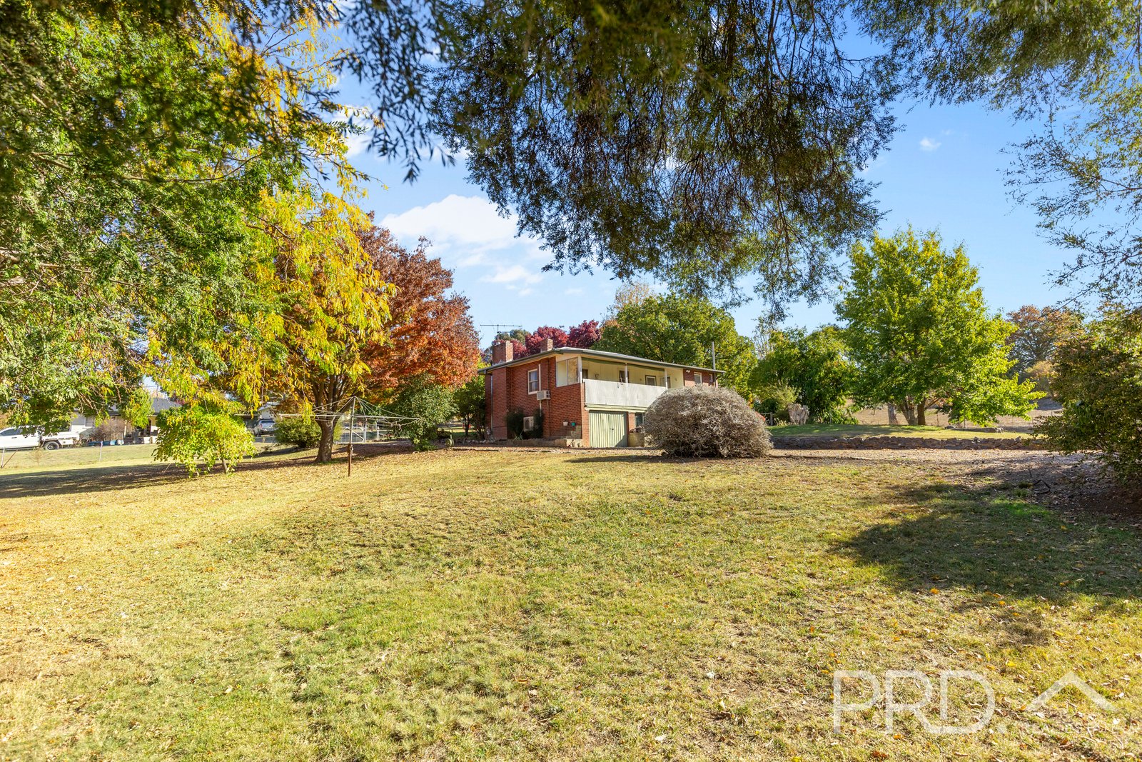 108 Lockhart Street ADELONG 18