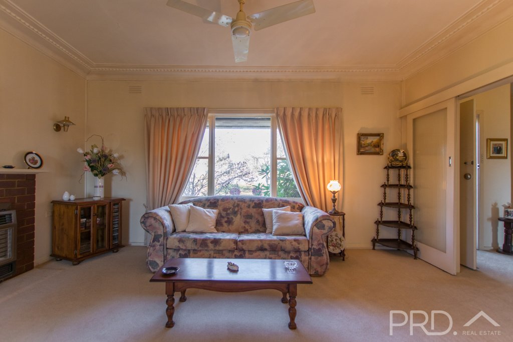 108 Lockhart Street ADELONG 2