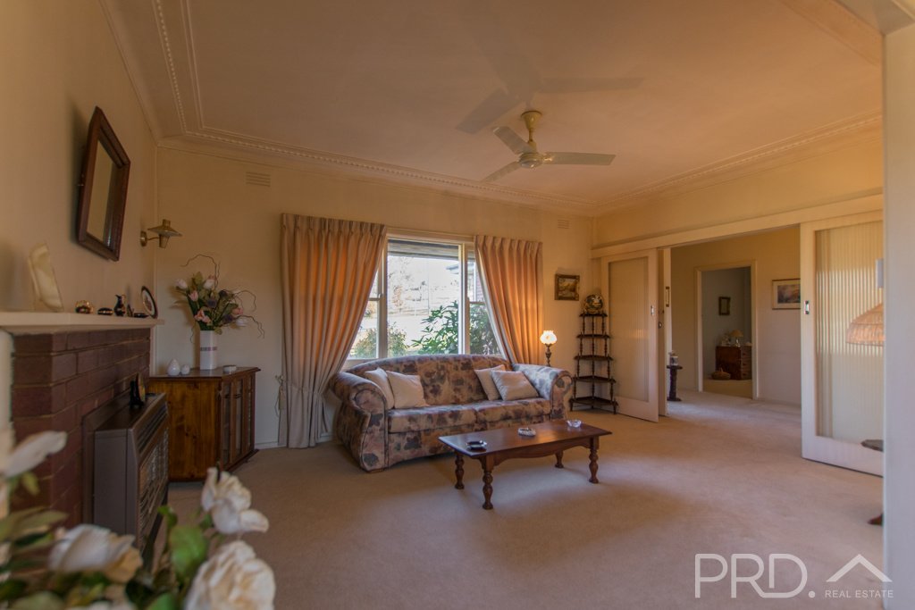 108 Lockhart Street ADELONG 3