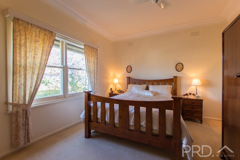 108 Lockhart Street ADELONG 7