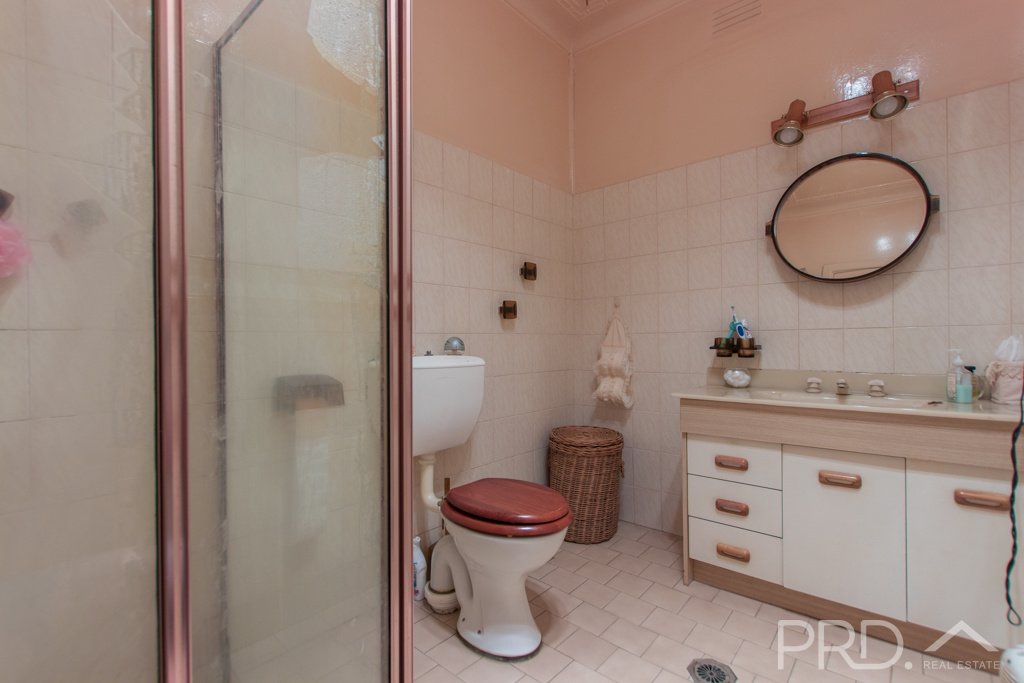 108 Lockhart Street ADELONG 9