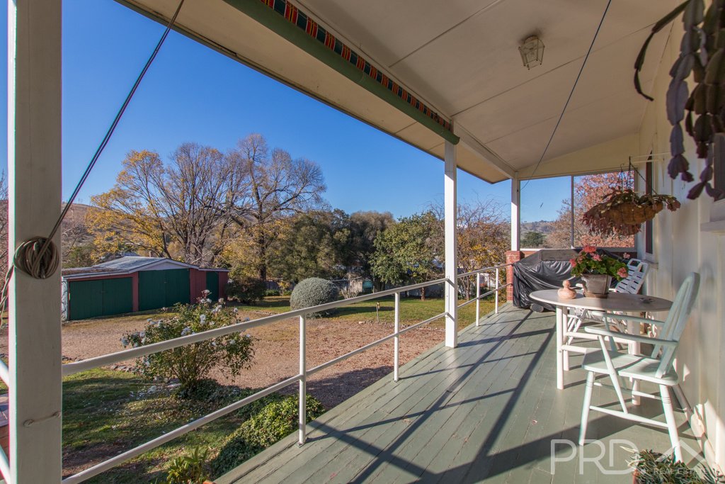 108 Lockhart Street ADELONG 12