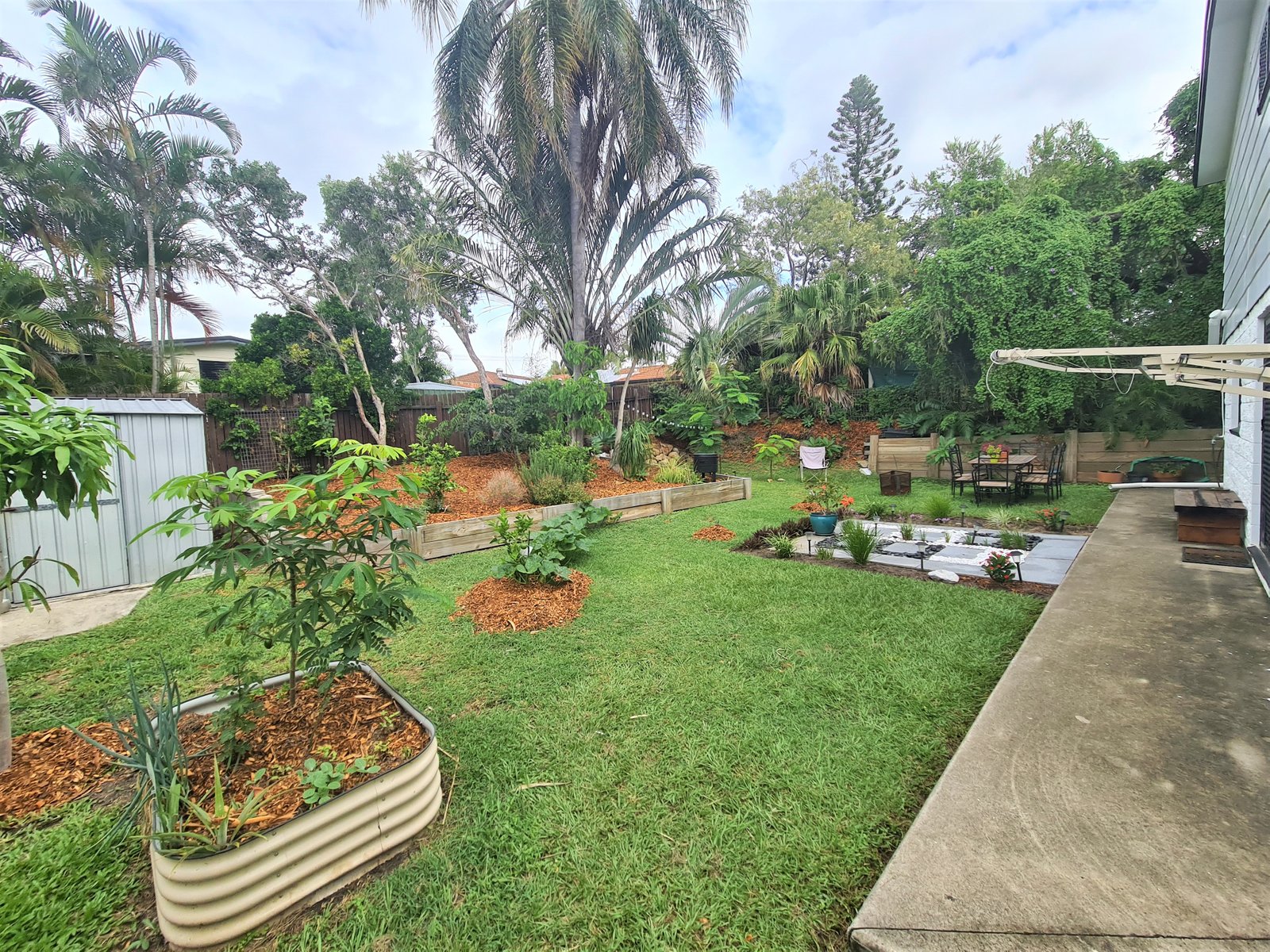 108 MALPAS Street BOYNE ISLAND 27