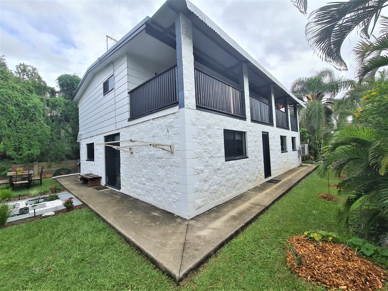108 MALPAS Street BOYNE ISLAND 28