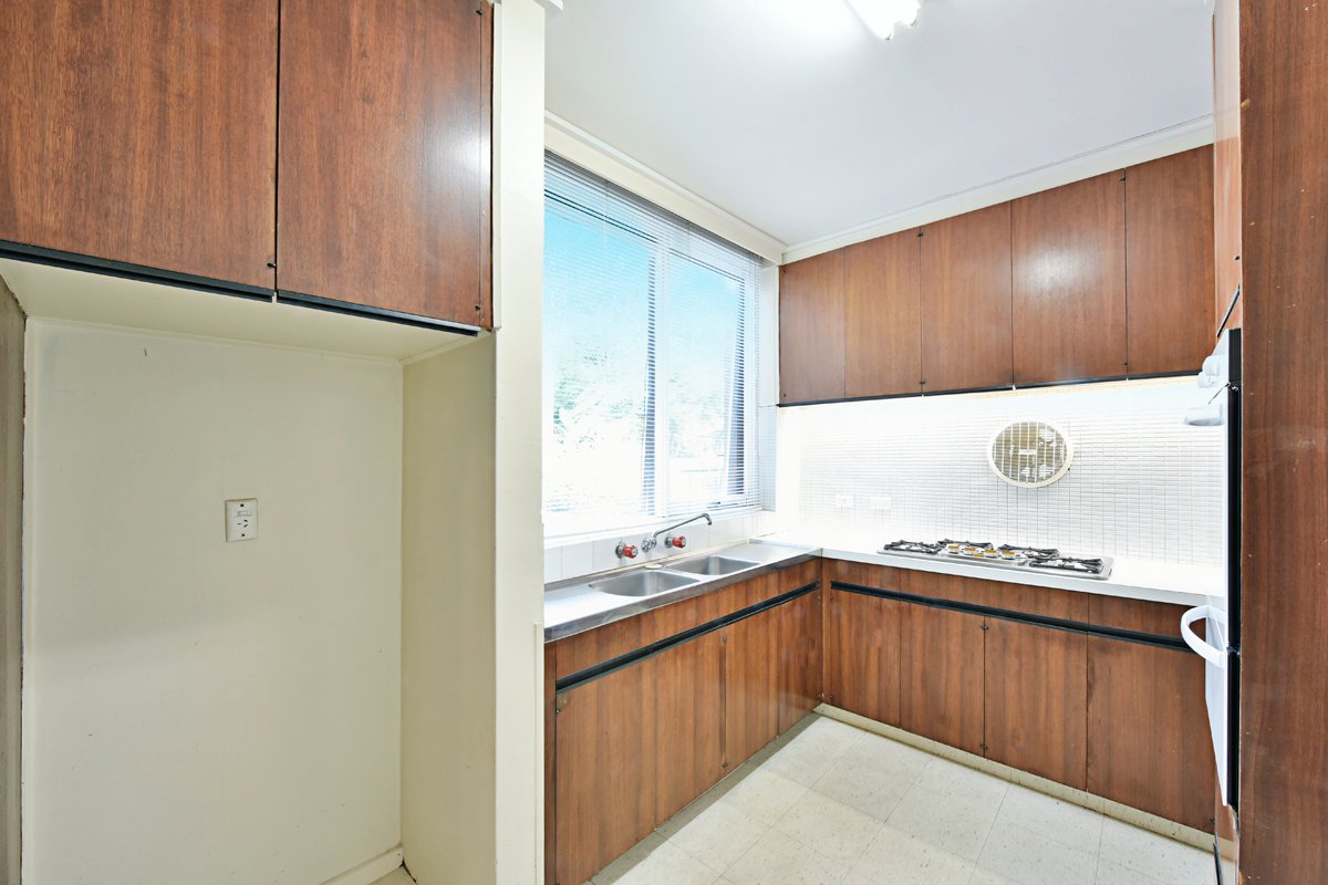 Gallery: 10/8 Mooltan Avenue