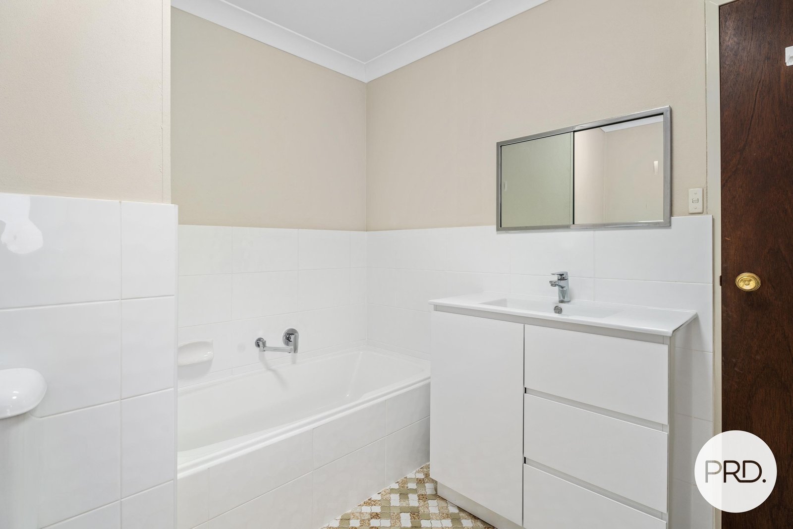 10/8 Ondine Close NELSON BAY 17