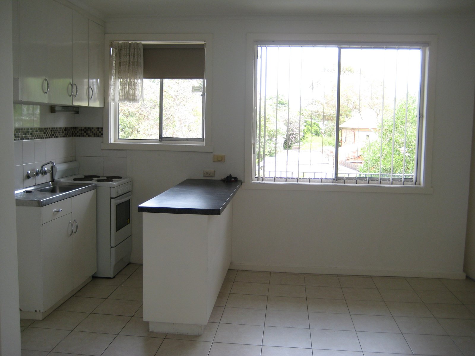 Gallery: 10/8 Tattenham Street