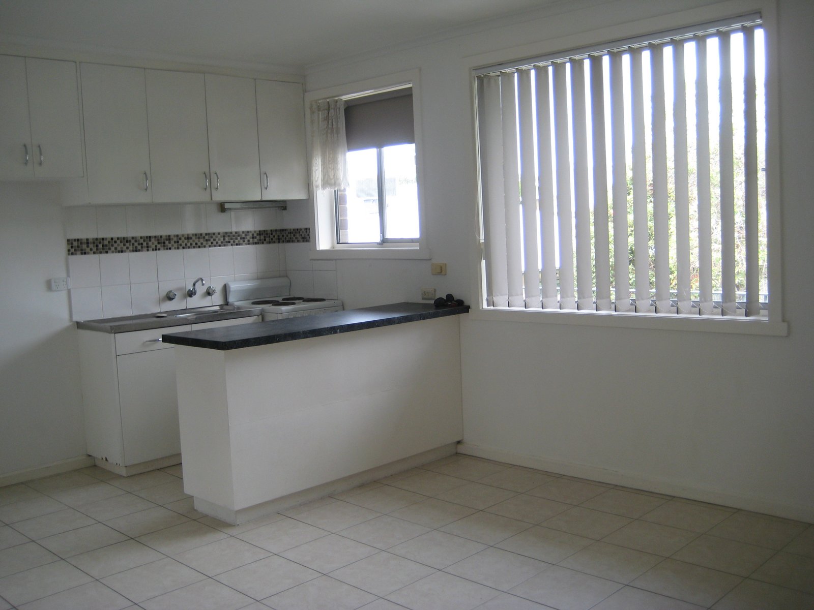 Gallery: 10/8 Tattenham Street