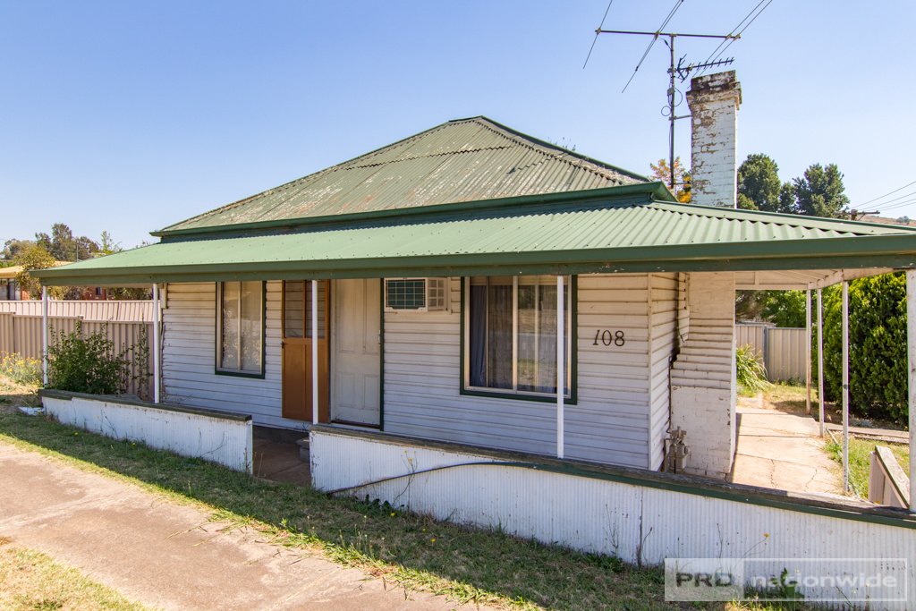 108 Tumut Street ADELONG 1