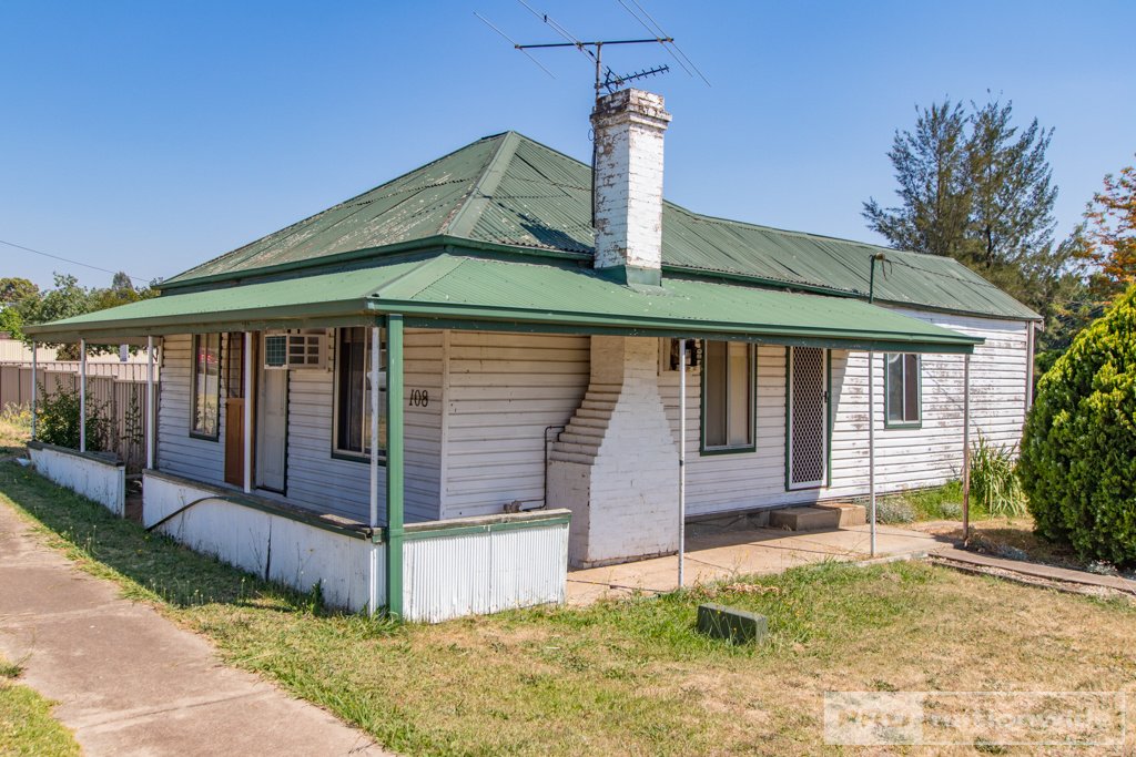 108 Tumut Street ADELONG 11