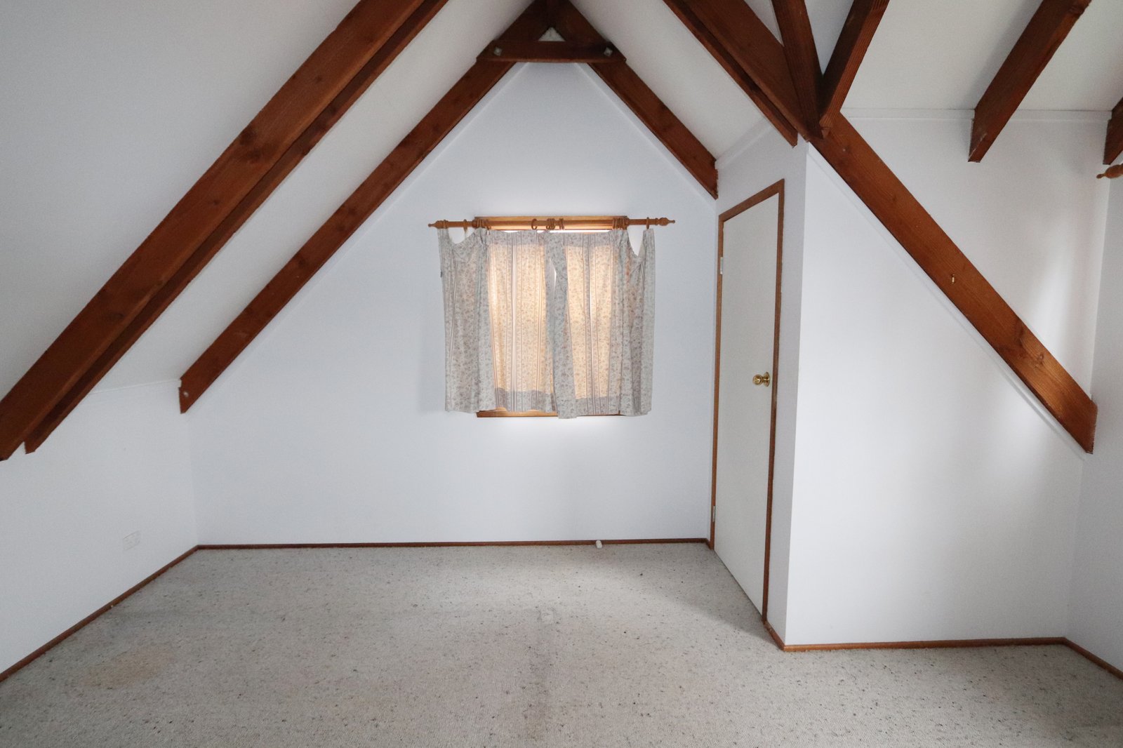 108 Winton Street TUMBARUMBA 9