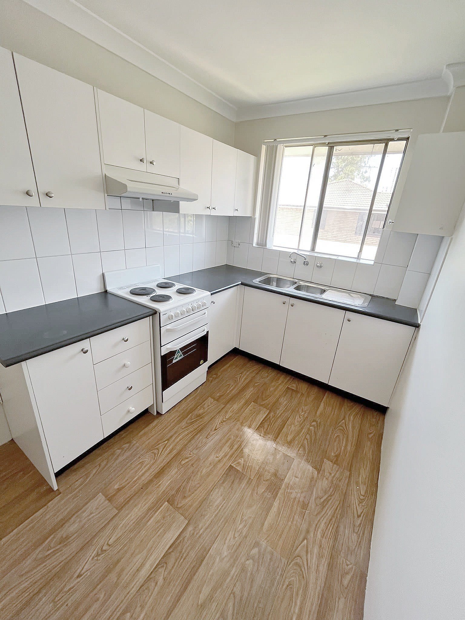10/81 Castlereagh Street LIVERPOOL 5