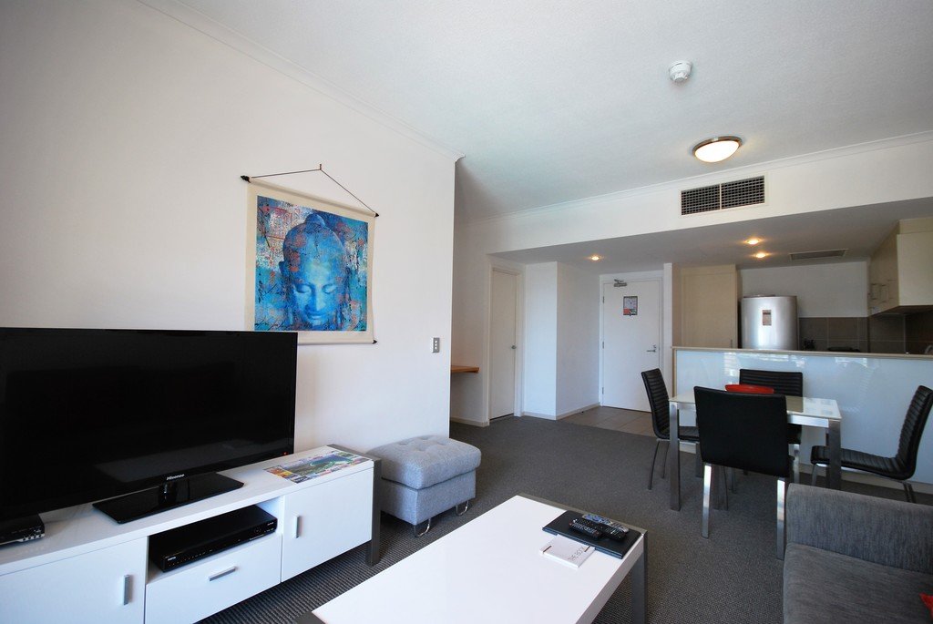 1081/1 Ocean Street BURLEIGH HEADS 3