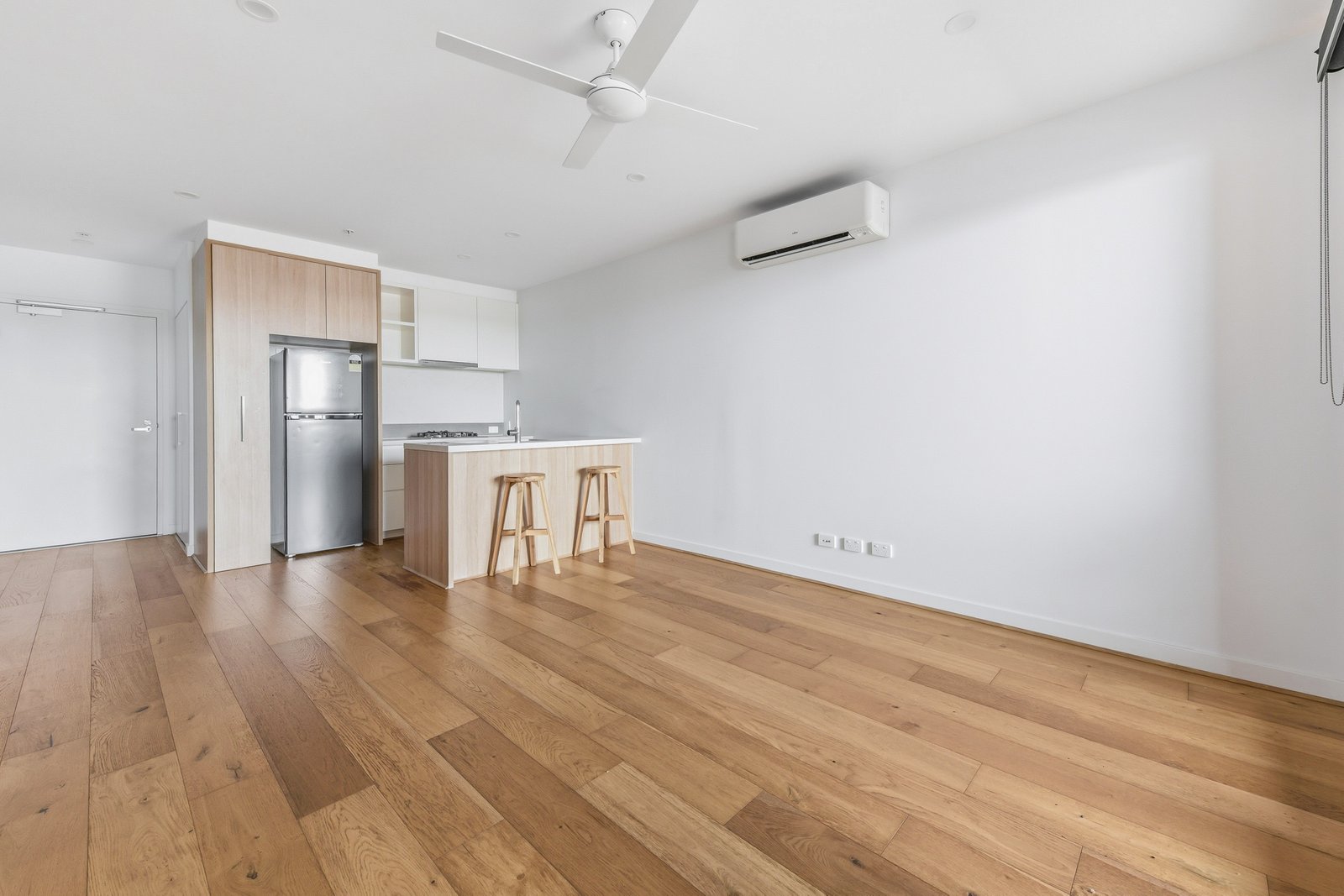 Gallery: 108/1399 Dandenong Road