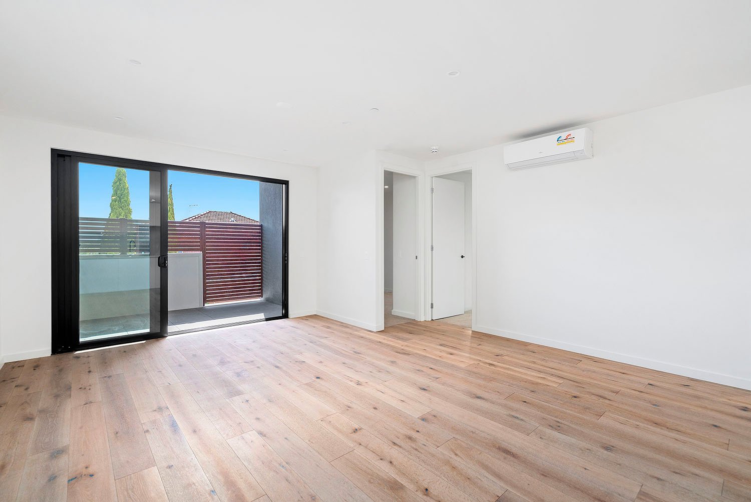 Gallery: 108/16-18 Hamilton Street
