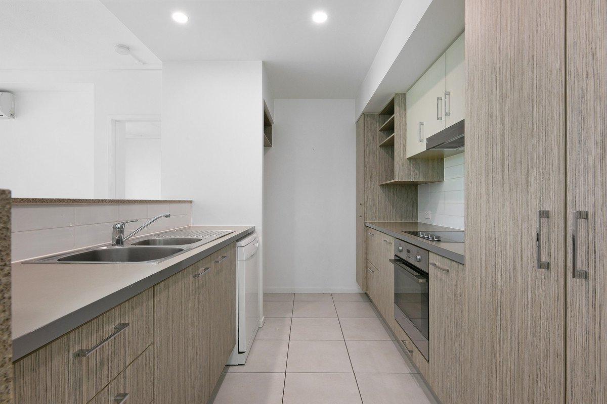 108/2-4 Riverwalk Avenue Robina 6