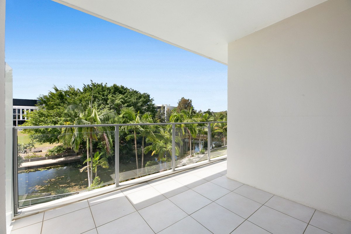 108/2-4 Riverwalk Avenue Robina 13