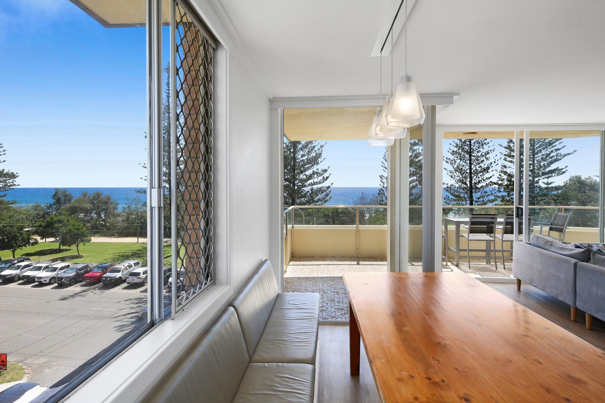 10/82 The Esplanade Burleigh Heads 5