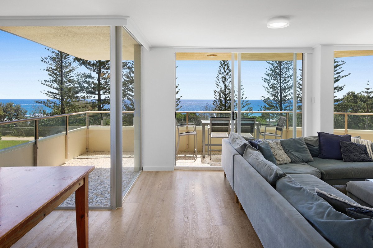 10/82 The Esplanade Burleigh Heads 8