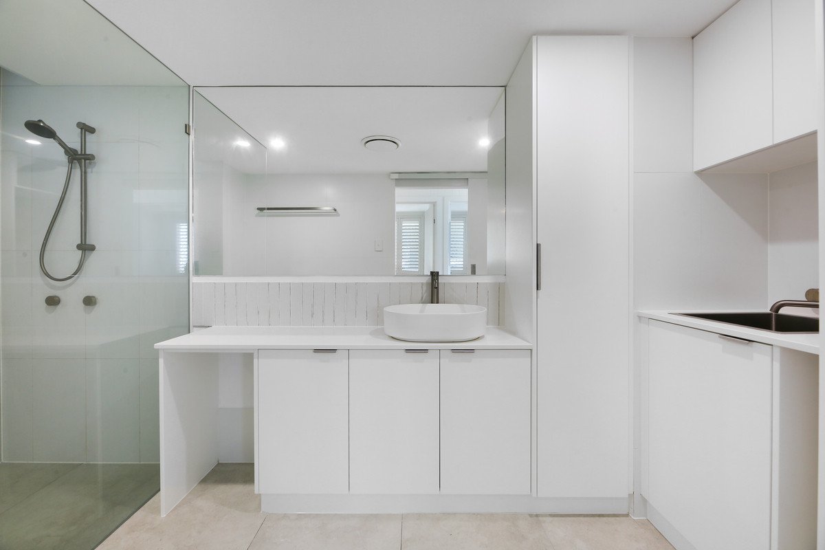 10/82 The Esplanade Burleigh Heads 18