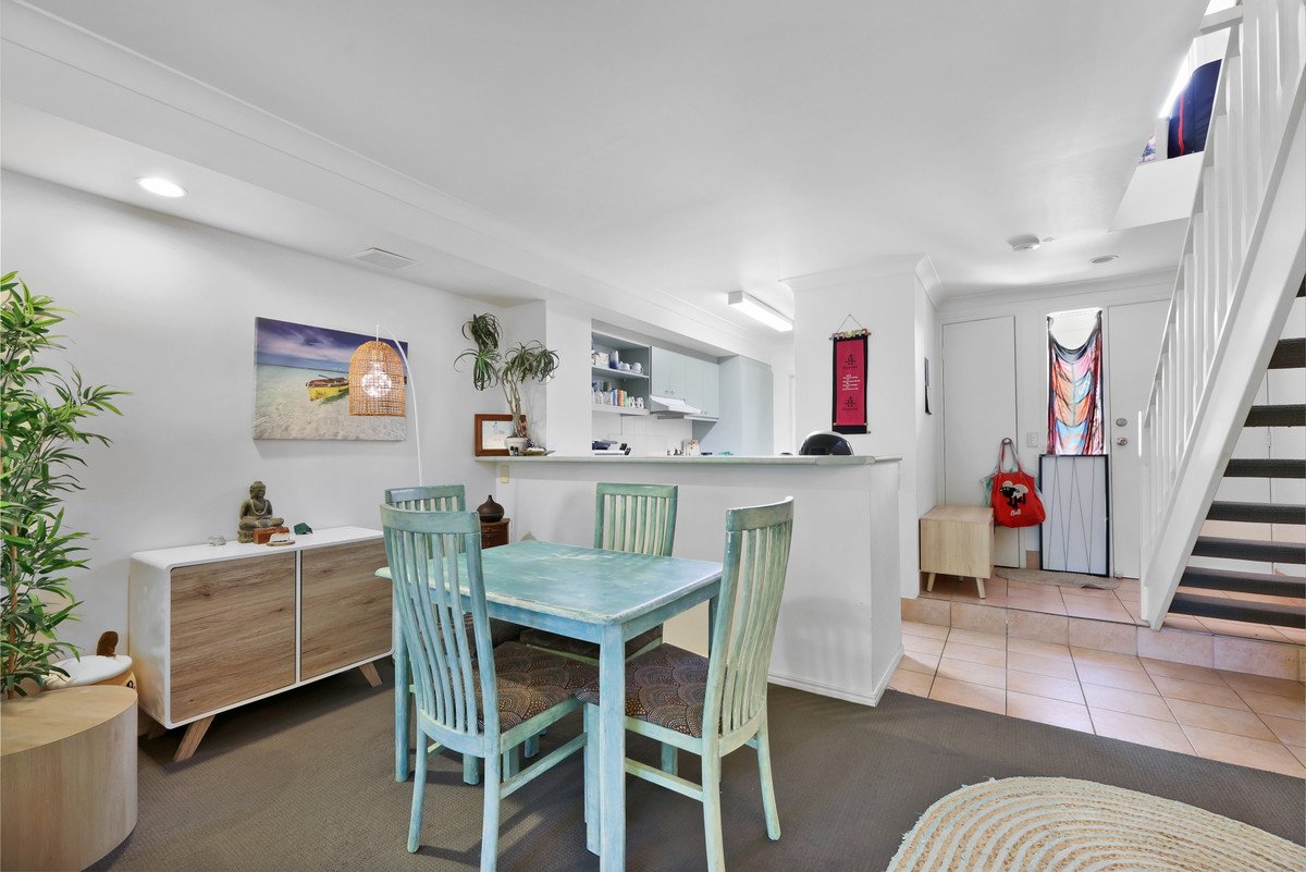 108/215 Cottesloe Drive Mermaid Waters 8