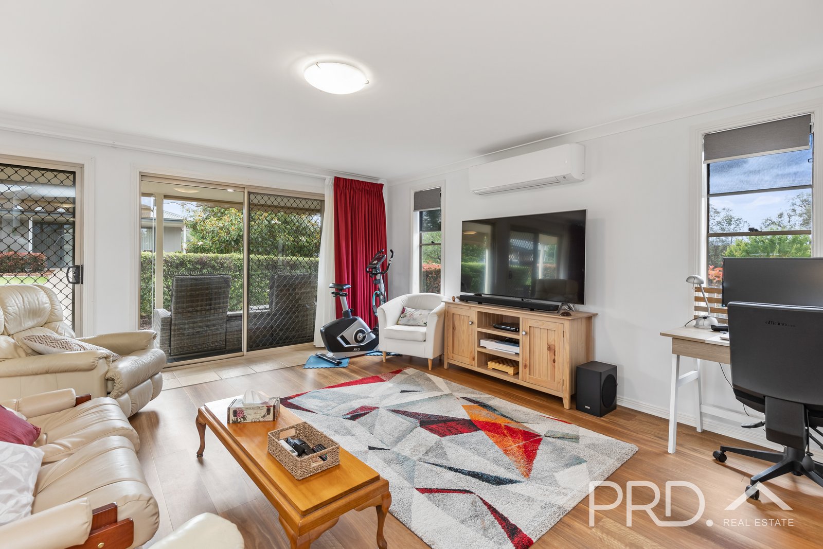10/84 Currawong Road TUMUT 11