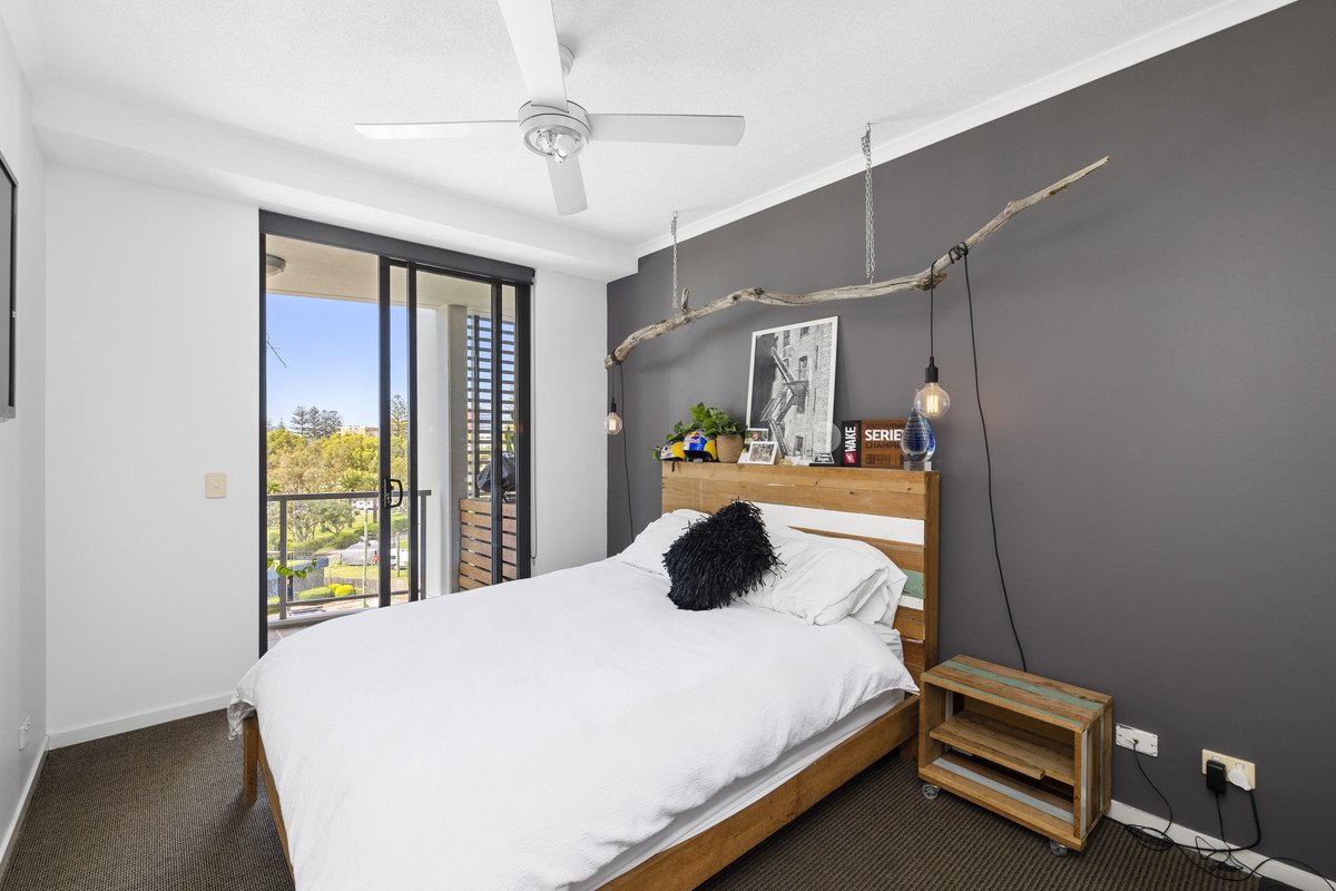 1086/1 Ocean Street Burleigh Heads 6