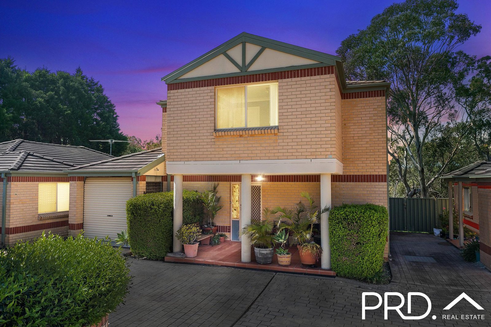 10/879 Henry Lawson Drive PICNIC POINT 1