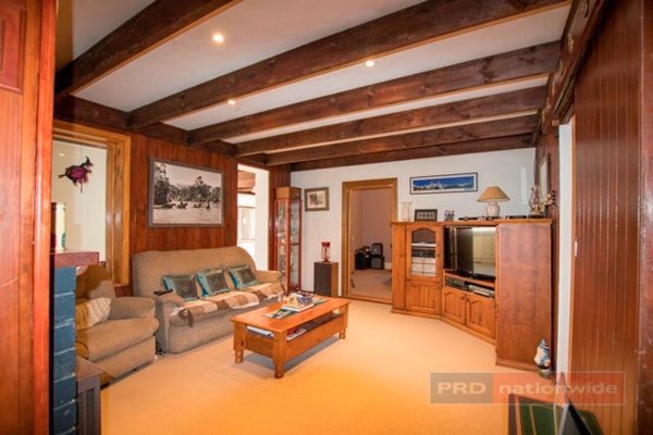 109 Fitzroy Street TUMUT 9