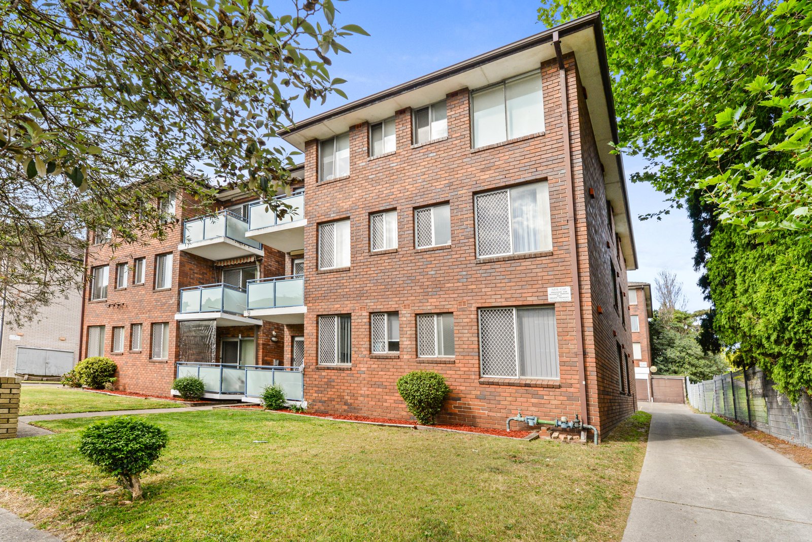 10/9 Grace Campbell Crescent HILLSDALE 9