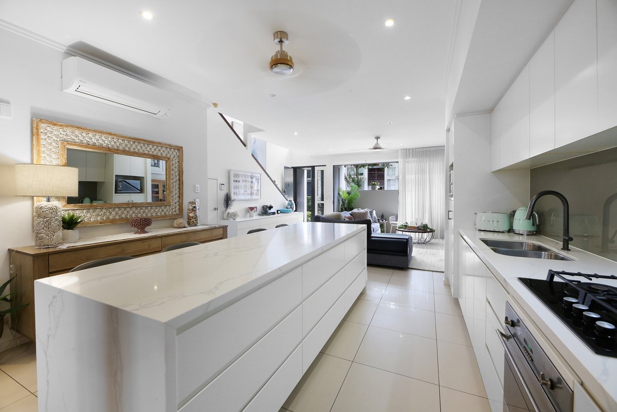 10/9 Moores Crescent Varsity Lakes 5