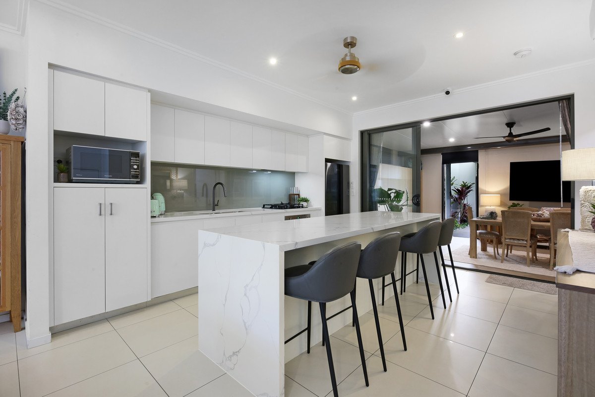 10/9 Moores Crescent Varsity Lakes 6