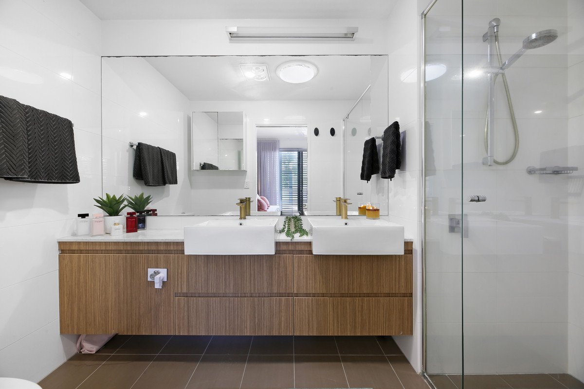 10/9 Moores Crescent Varsity Lakes 16